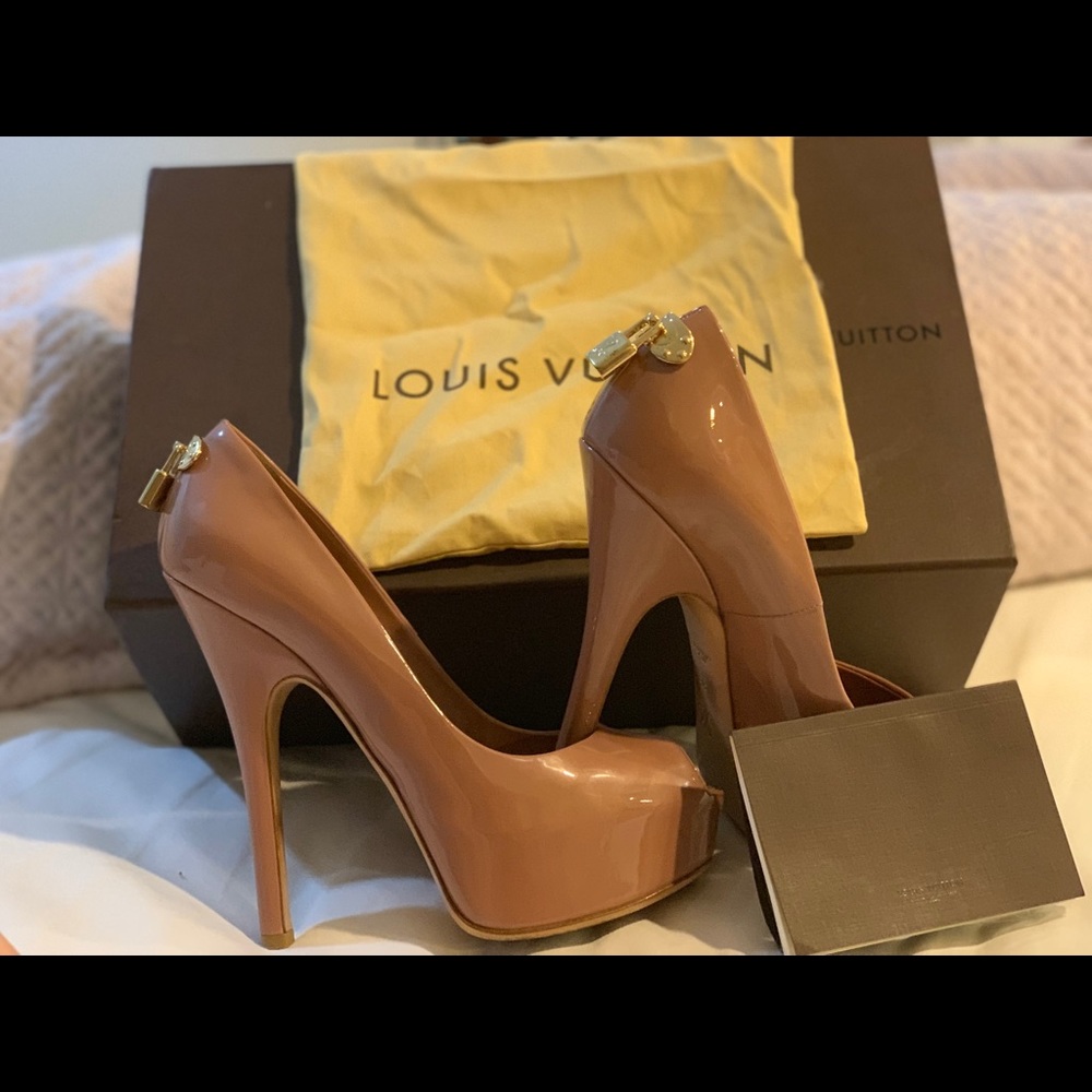 Louis Vuitton shoes worn once